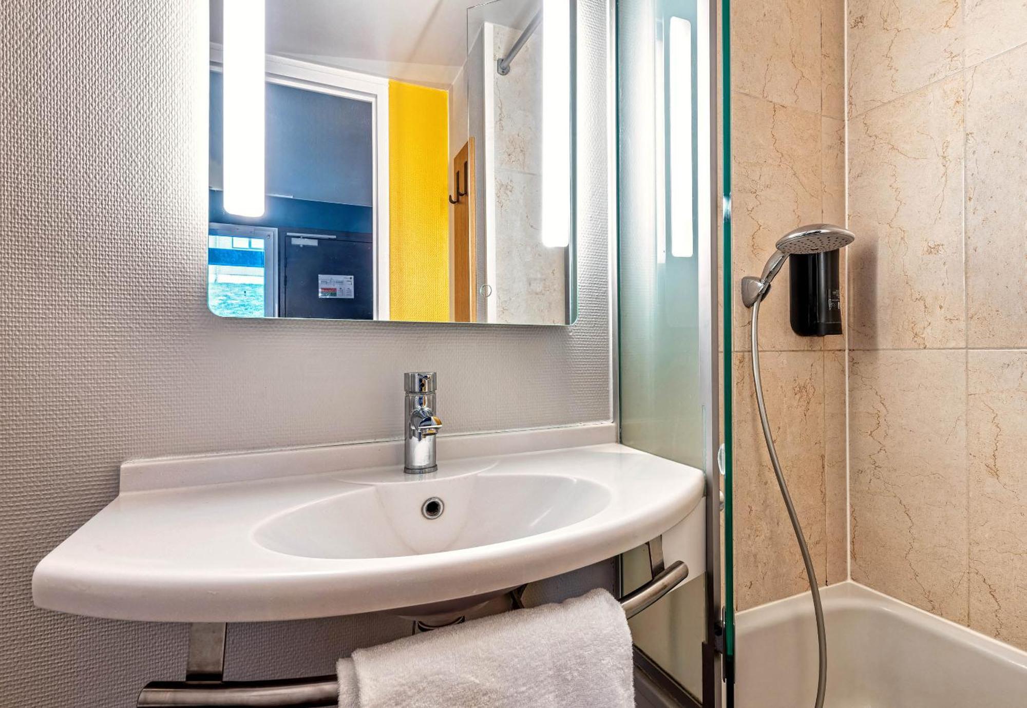 B&B HOTEL Quimper Nord Douarnenez Exterior foto