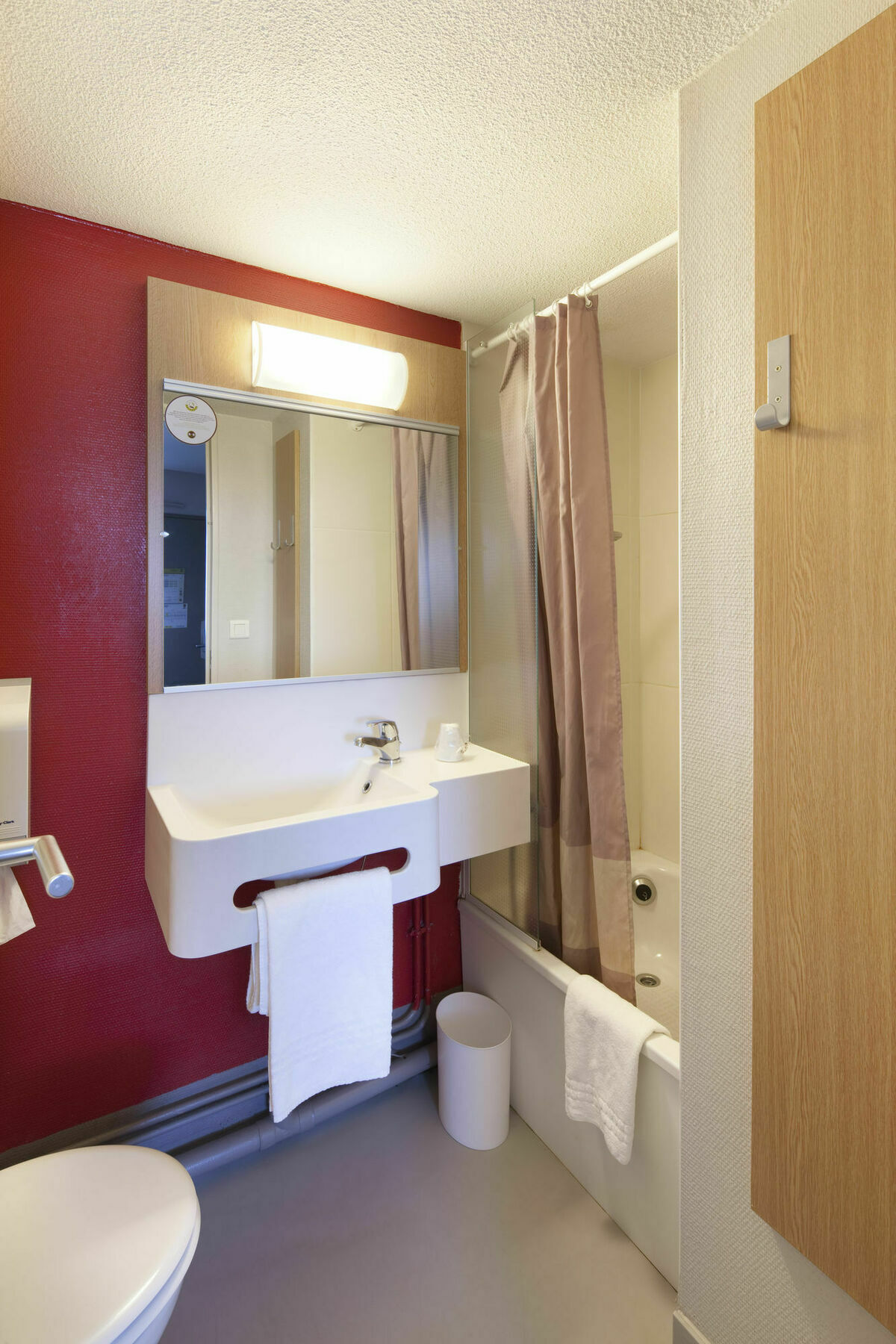 B&B HOTEL Quimper Nord Douarnenez Exterior foto
